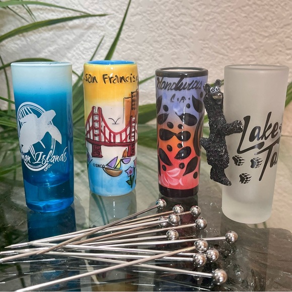 🥳Set Of 4🥳 Unique Shot Glasses With 12 Cocktail Skewers - Picture 1 of 12